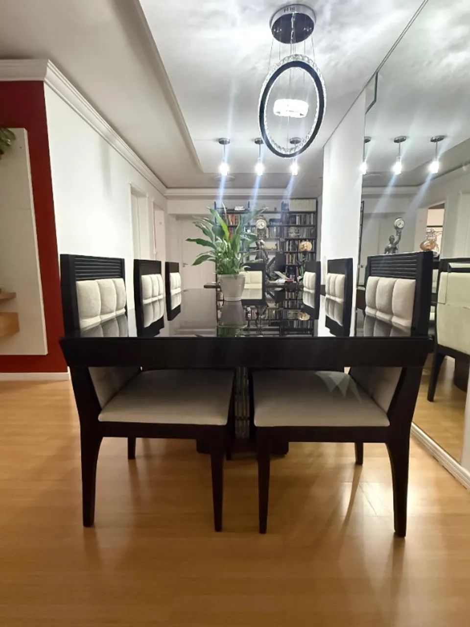 Mesa de Jantar 8 Lugares com 8 Cadeiras - Grande e Elegante - Foto 5