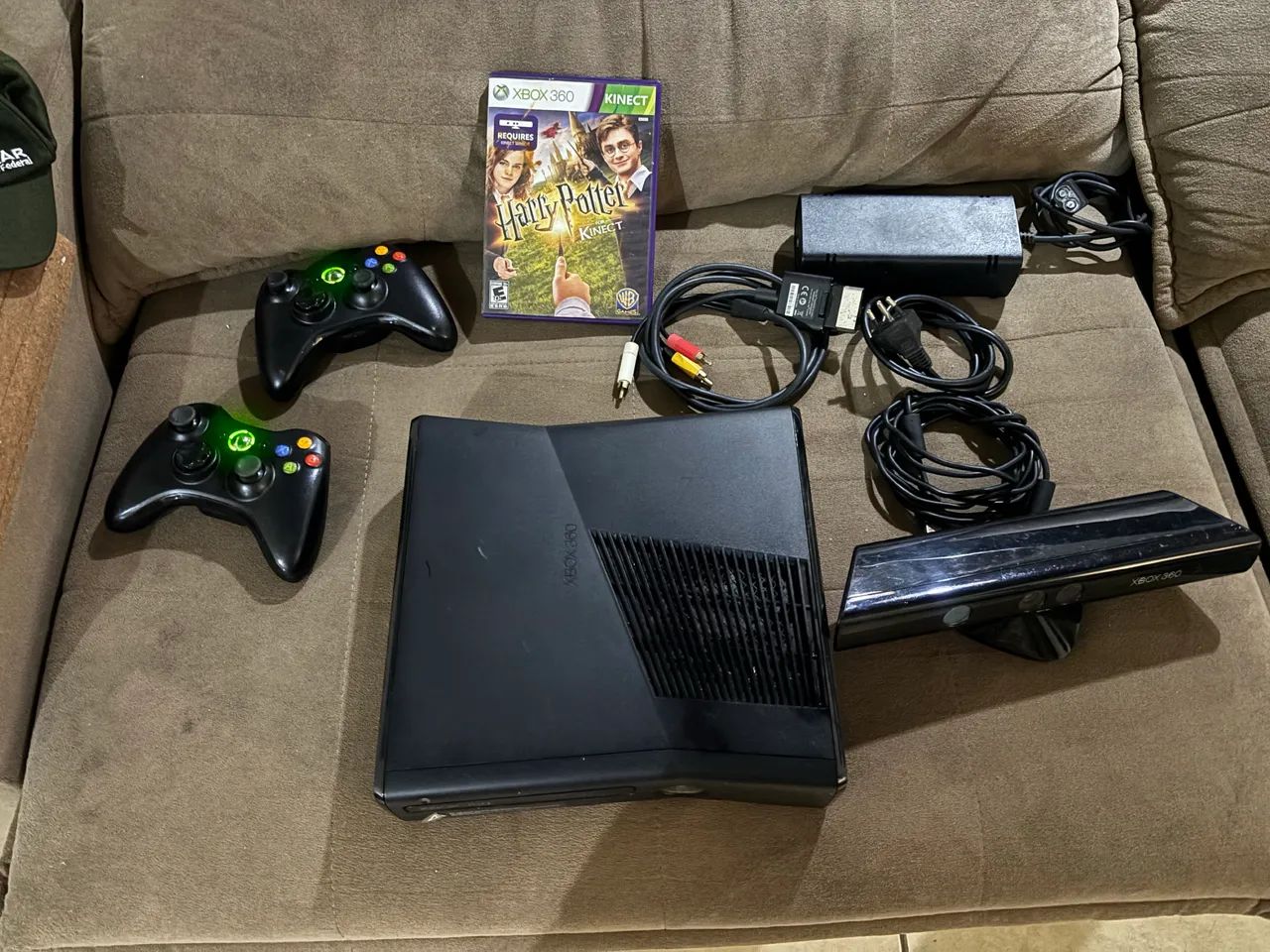 Xbox 360 completo 2 controle + jogo  - Foto 2