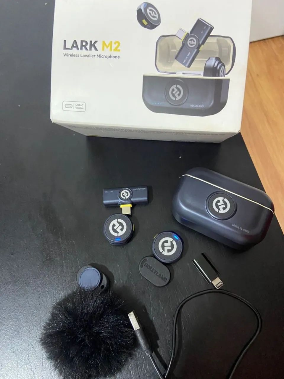 MIC HOLLYLAND M2444717174264975362
