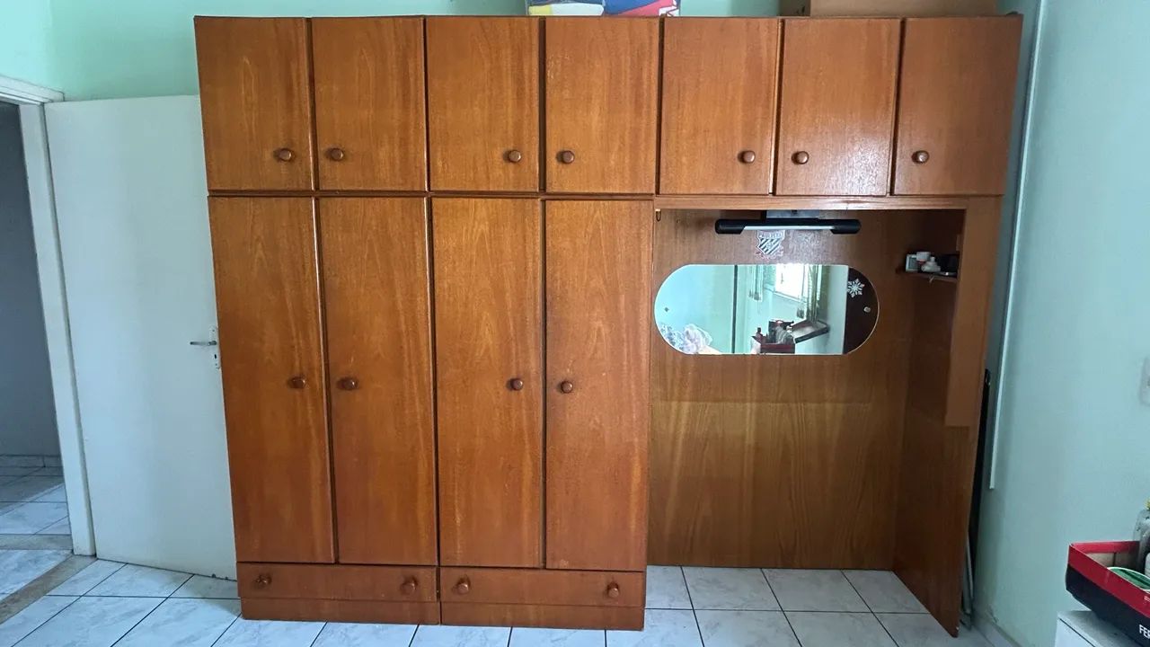Jogo de quarto completo em Madeira Maciça 