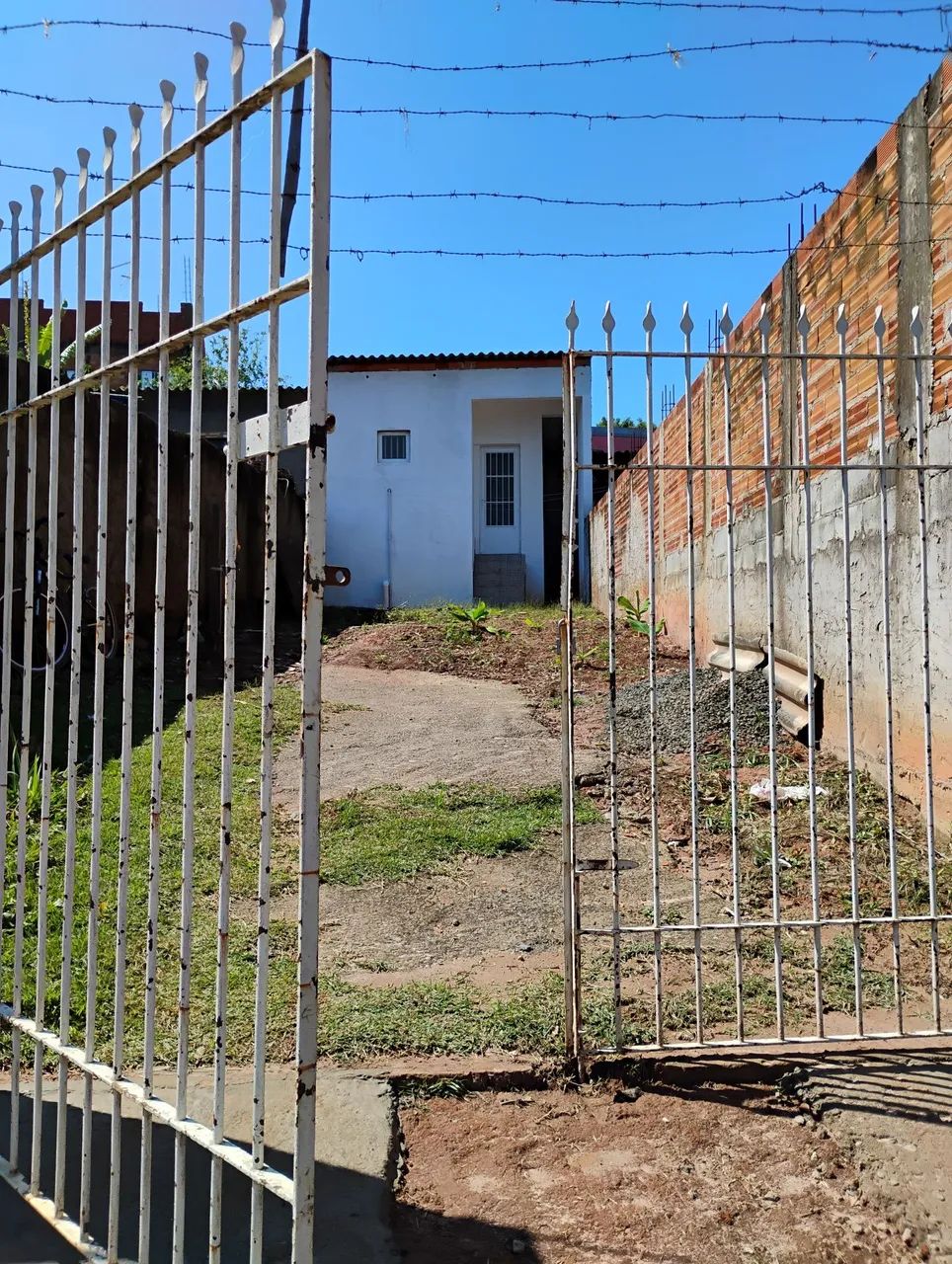 Vende-se uma casa, bem estruturada pra construir em cima  - Foto 2