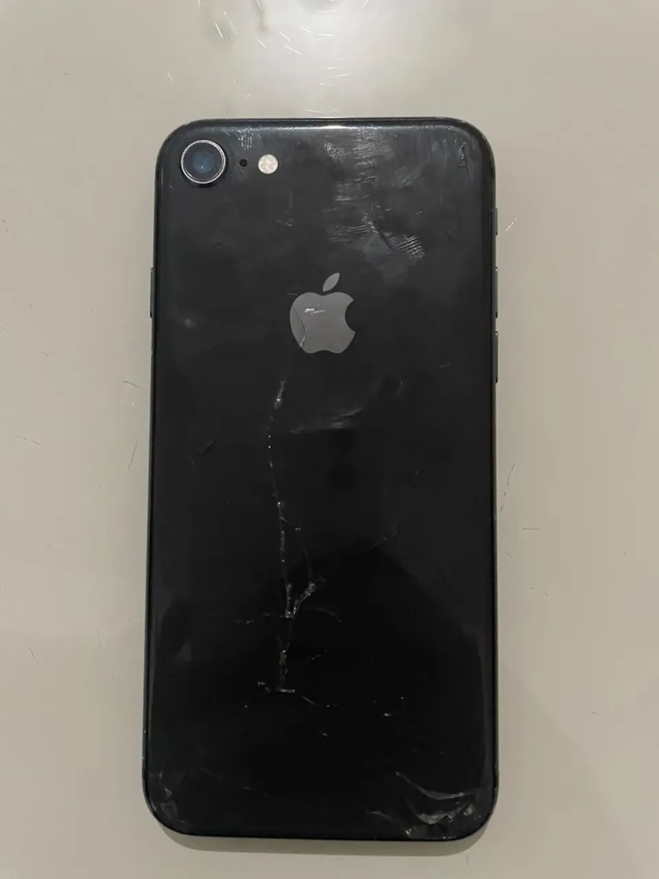 IPHONE 8 64gb - Foto 2