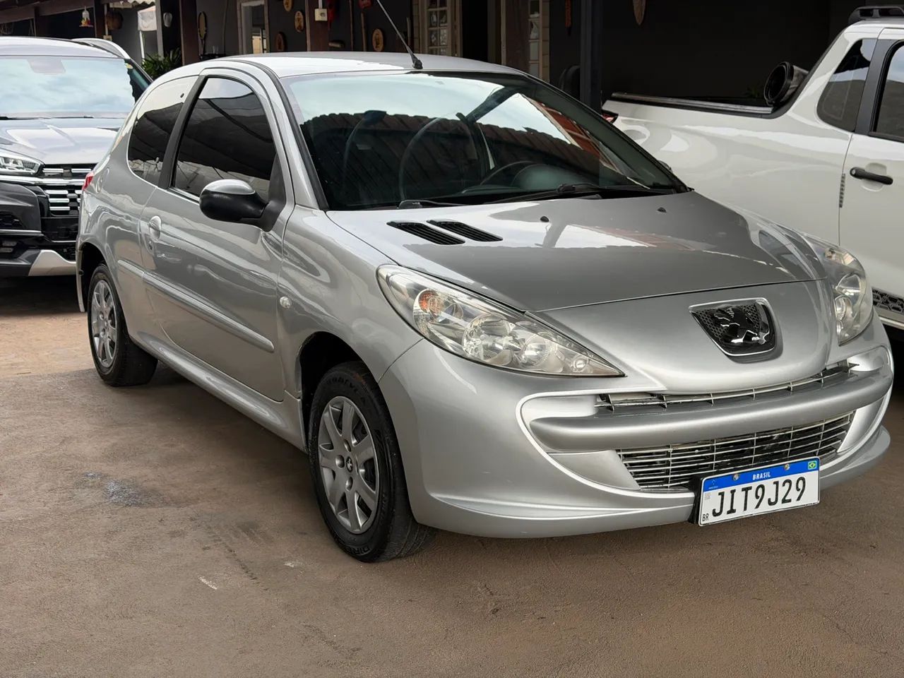 Peugeot 207 XR 1.4 FLEX 8V 3P 2012