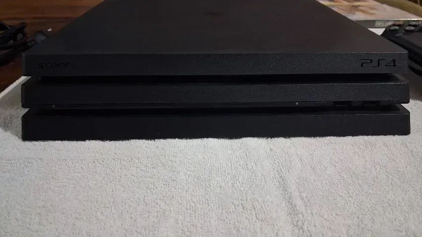 PS4 PRO 1TB + 1 CONTROLE - Foto 5