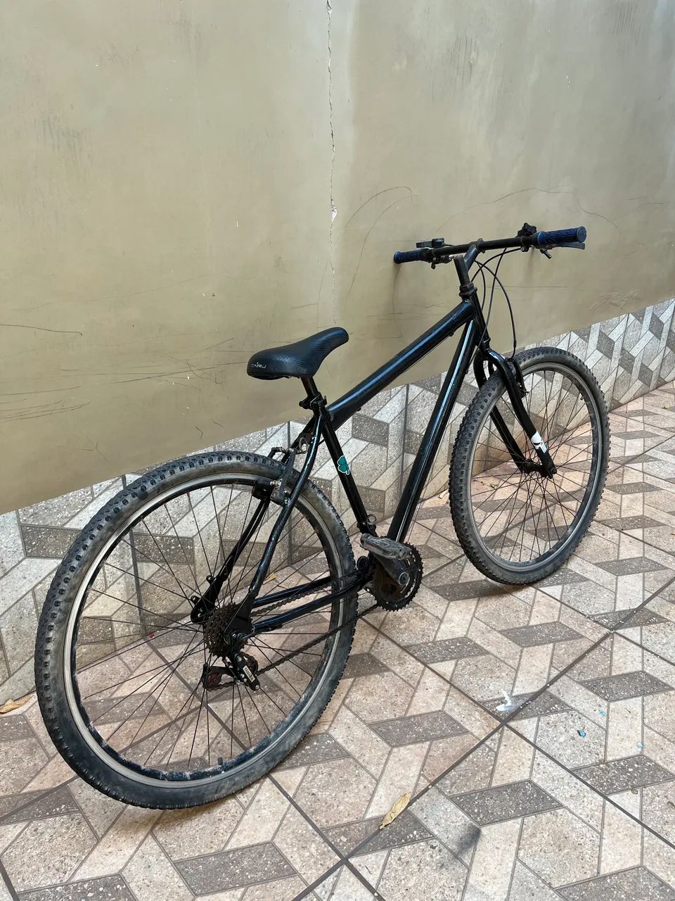 Vendo bicicleta semi nova aro 29