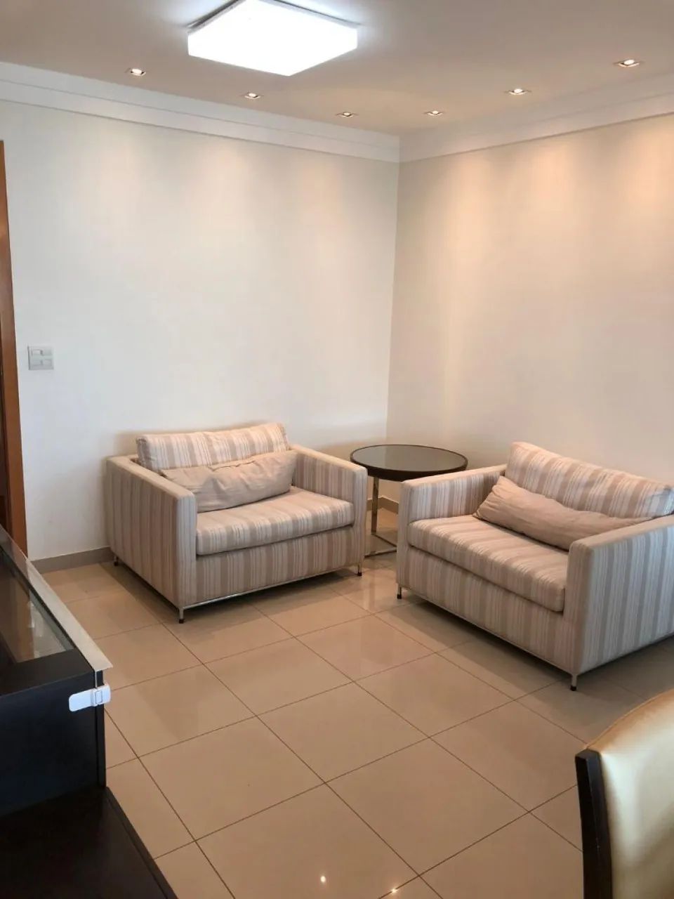 Apartamento 147m² 02 Suítes Sala para 04 Ambientes Edifício Torre de Rhodes Setor Oeste Go