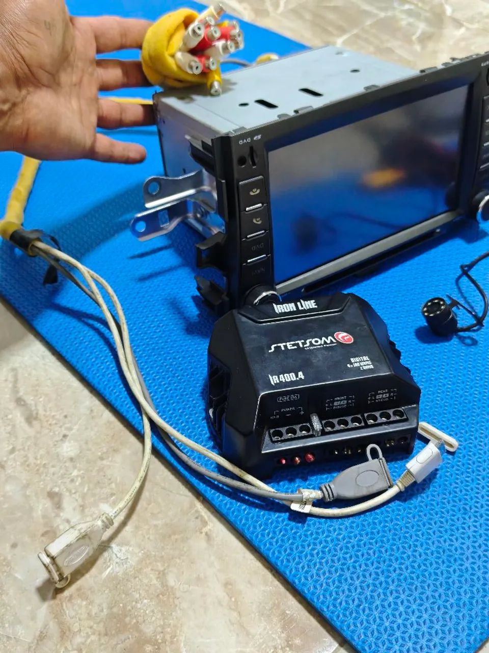Multimídia completa com câmara de ré e módulo 400 w ,do carro Toyota 