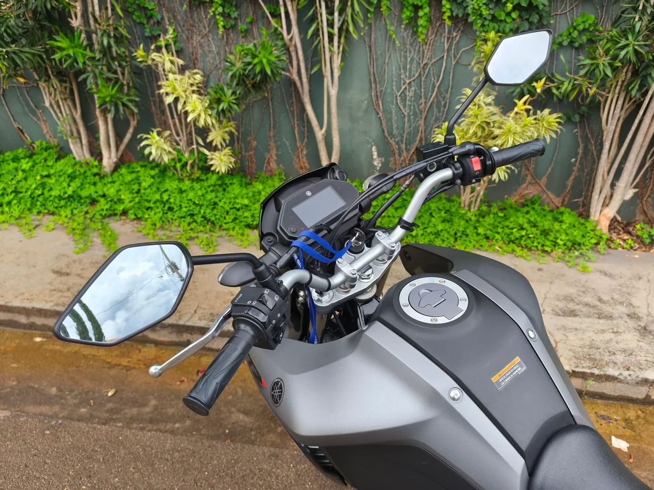 XTZ LANDER CONNECTED 250 cc - Foto 4