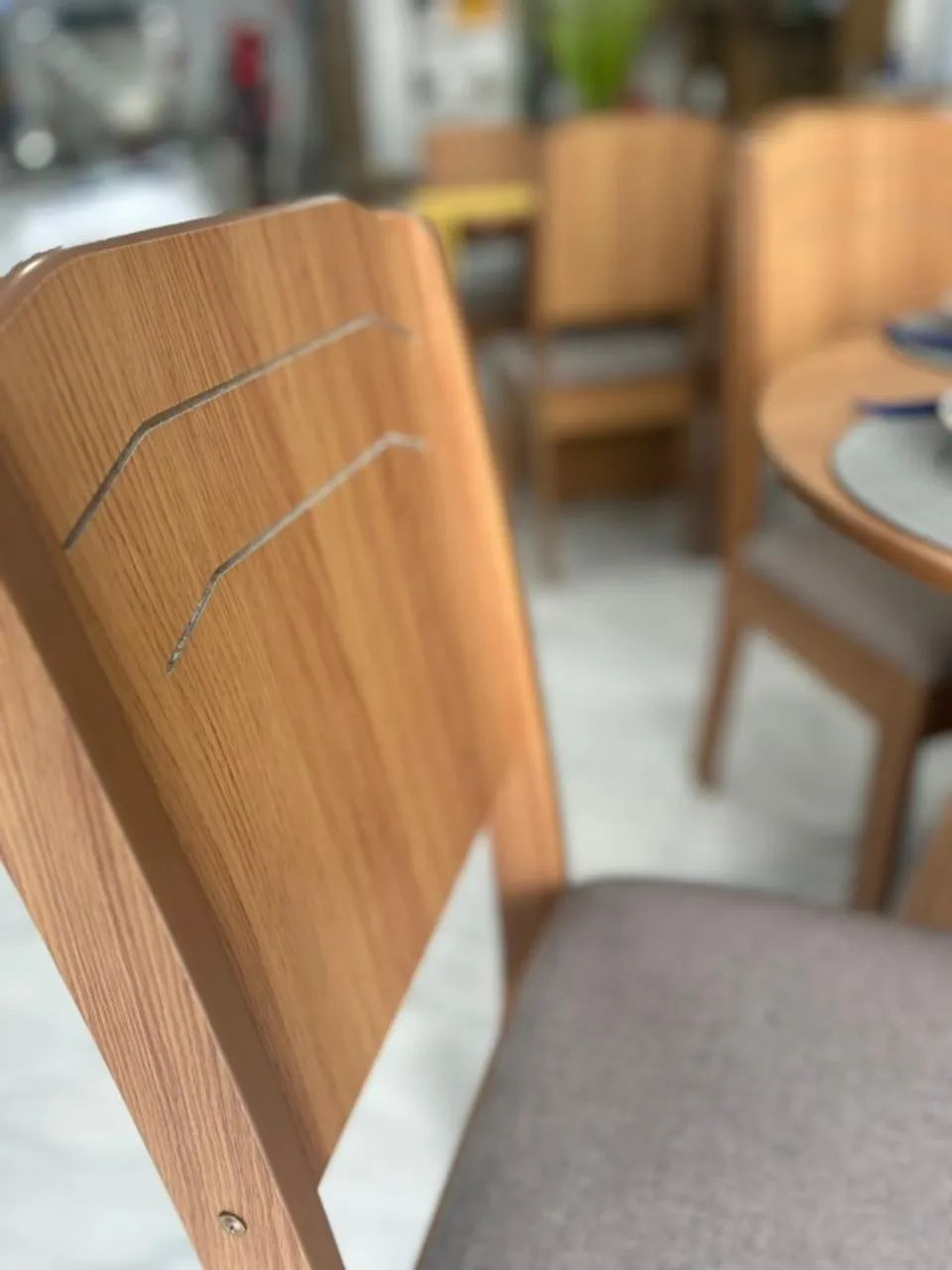Sala de Jantar com 4 Cadeiras 100% MDF com Tampo Redondo  - Foto 3