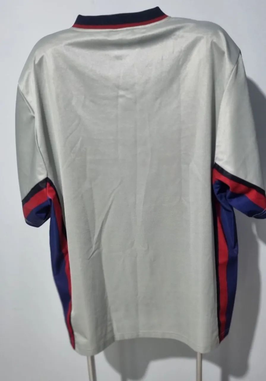 Camisa Barcelona Oficial 2001 de Época - Foto 2