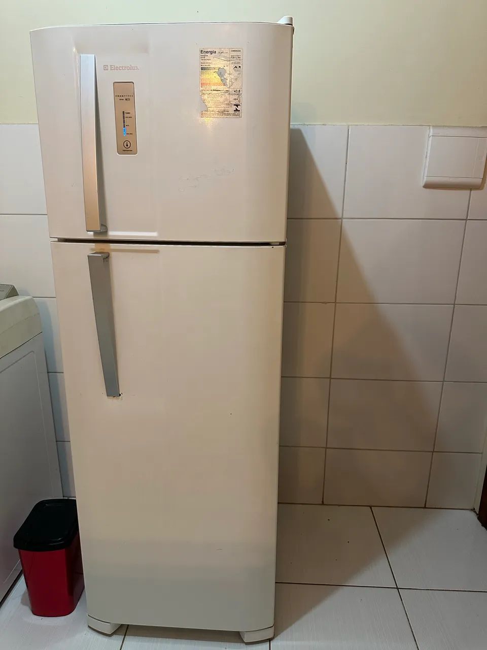 Geladeira Eletrolux Frost Free 