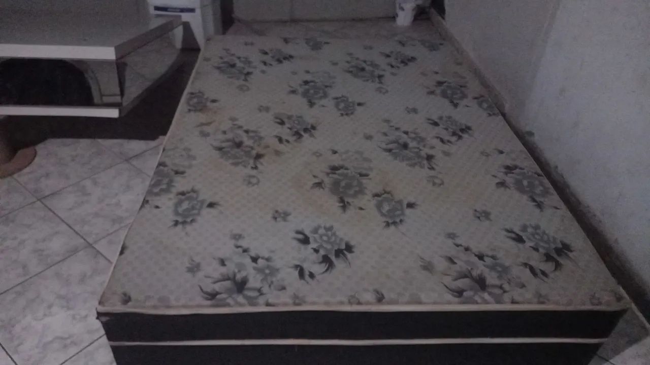 Vendo cama box de casal