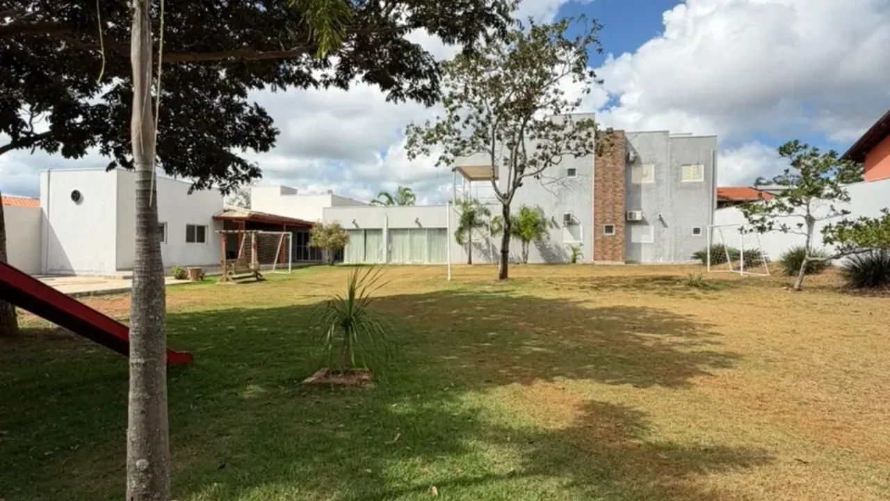 Sobrado para aluguel e venda com 420 metros quadrados com 6 quartos
