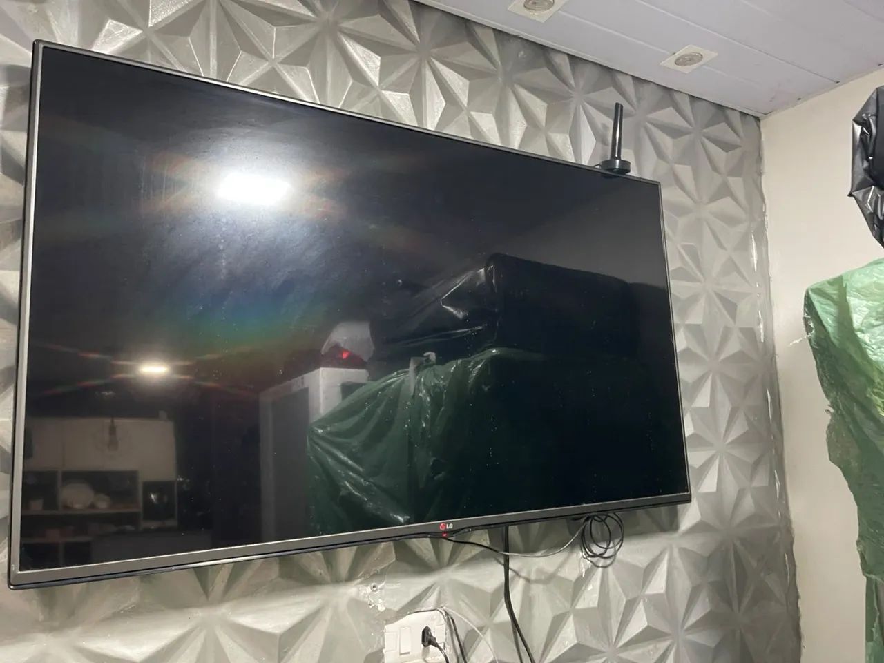 Tv 50 polegadas LG. Perfeito estado de uso. Acesso a internet com o uso do TVBOX.  - Foto 2