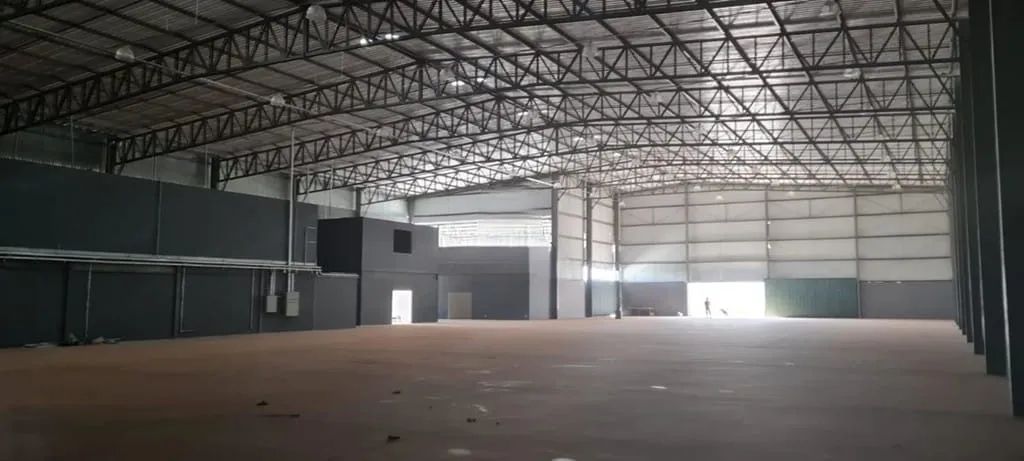 Vendo Galpão com 3200m2, com 3 Docas, Pé direito 12 mts, 300m2 de escritórios, Elevador, e - Foto 3