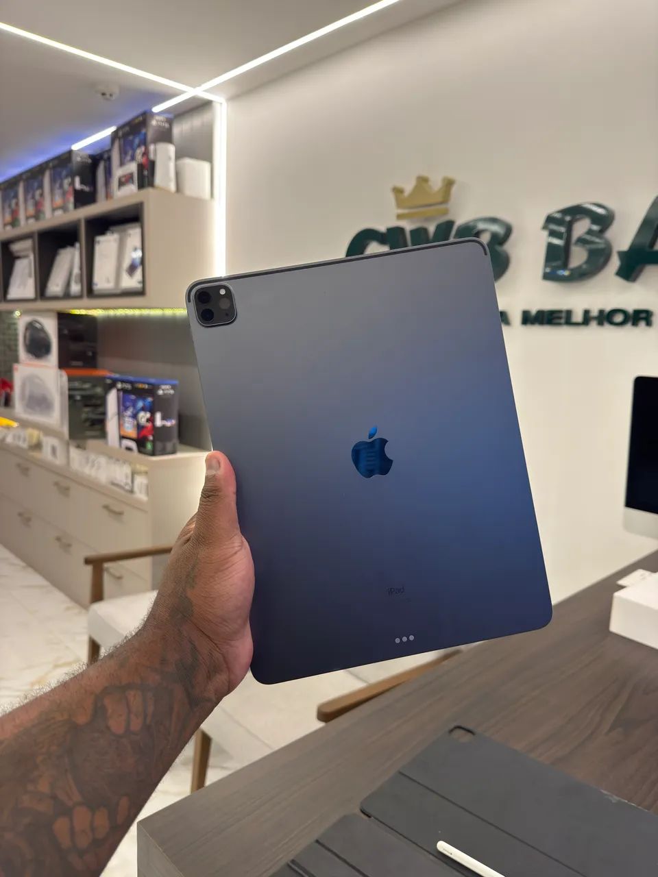 iPad Pro M1 12.9 128GB + Pencil 2 e KeyBoard - Tablets e E-Readers