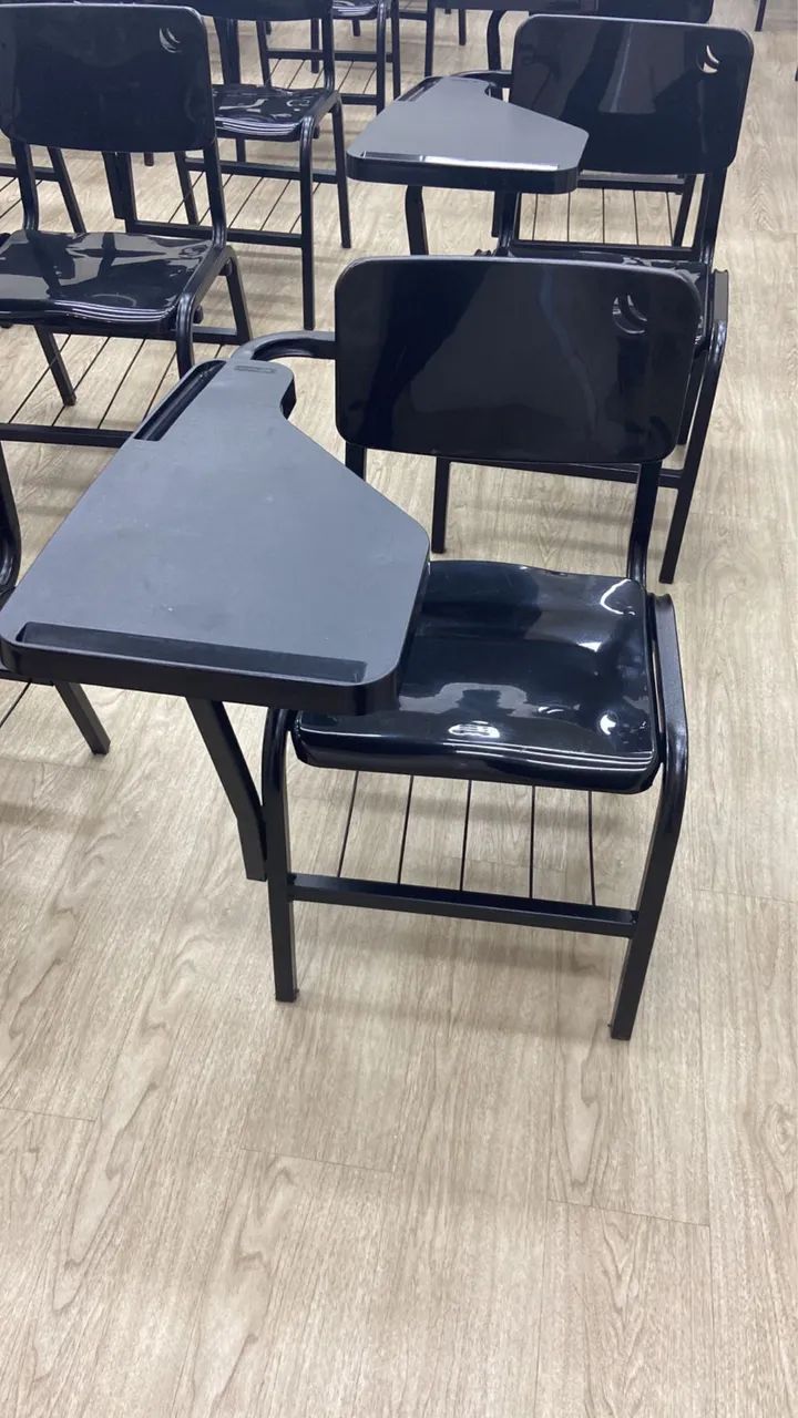 32 Cadeiras de faculdade