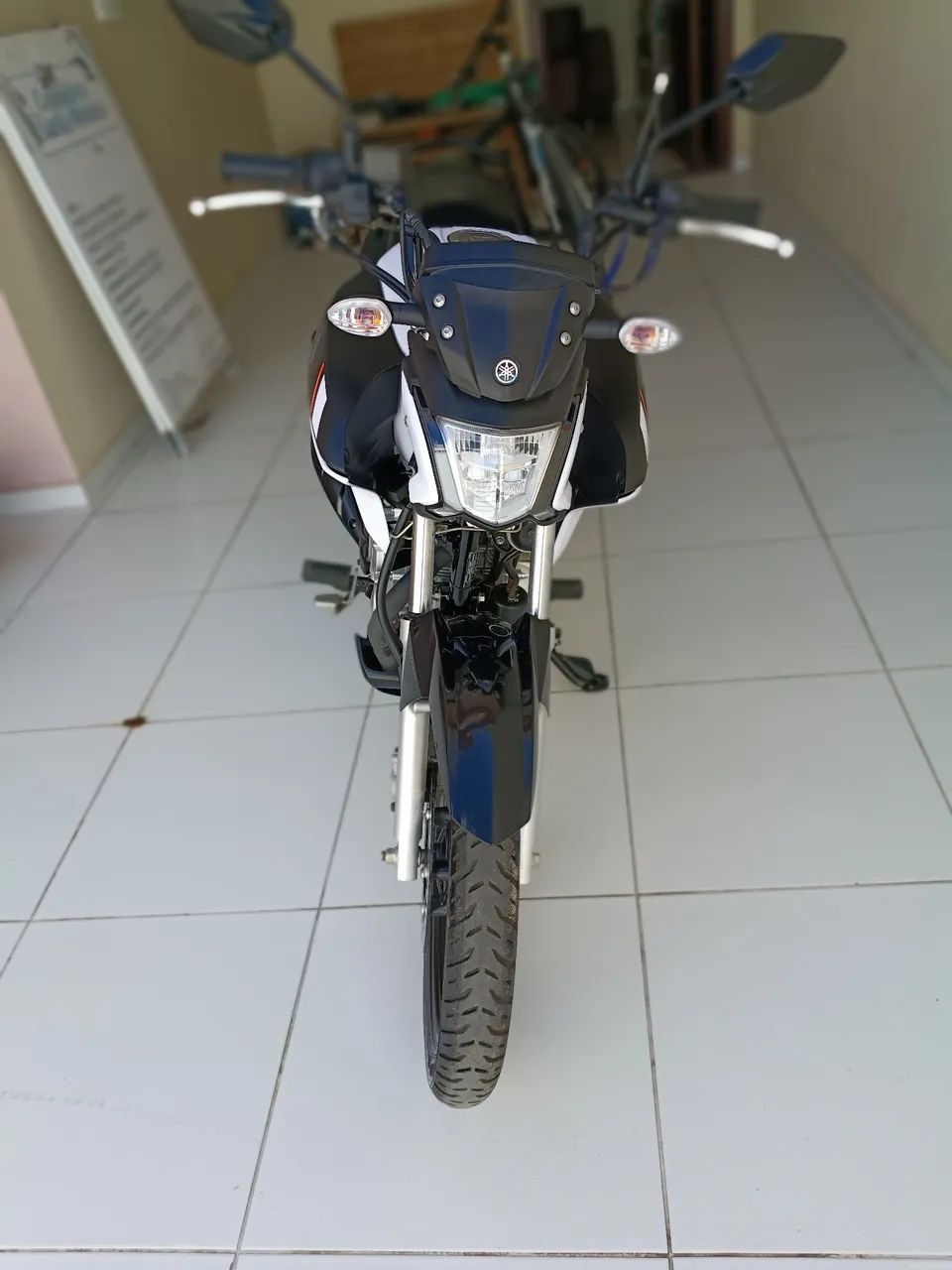 Moto praticamente nova - Foto 2