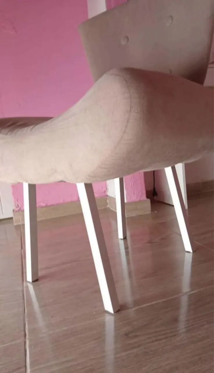 Poltrona moderna com pés metálicos - Foto 3