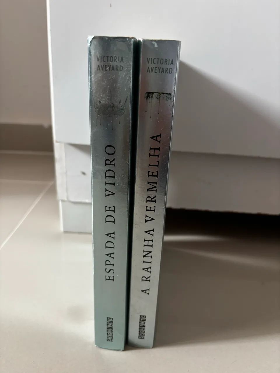     A Rainha Vermelha + Espada de Vidro 