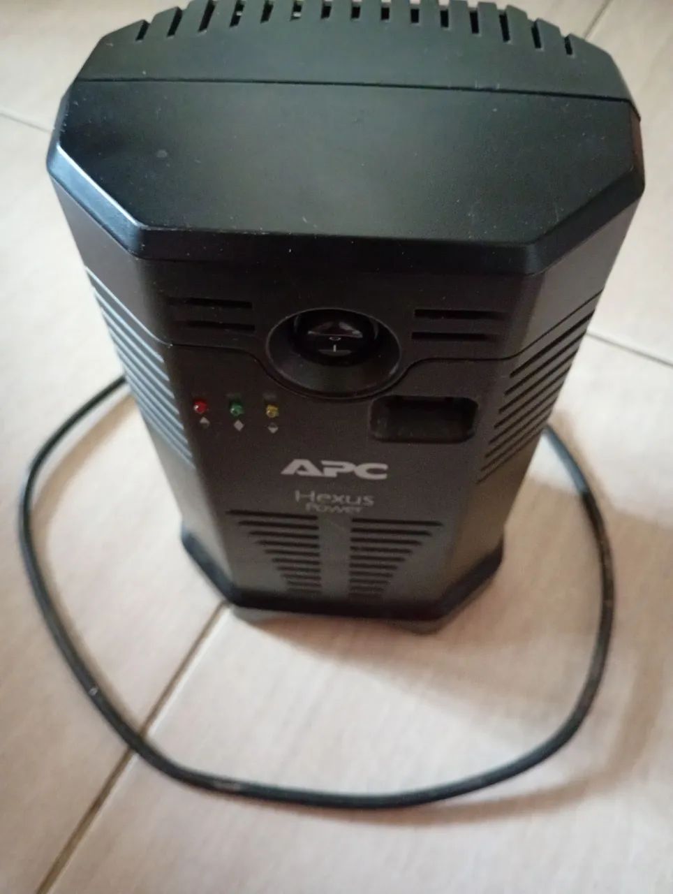 APC Hexus Power 500Va - Seis tomadas