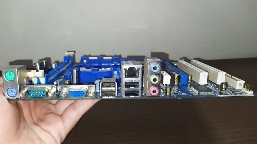 Placa Mãe ASRock N68-S3 FX AM3+ (COM DEFEITO / NO ESTADO) + Acessórios - Foto 4