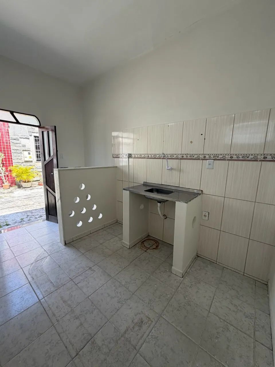 Kitnet com Garagem no Centro - R$ 700 - Foto 4