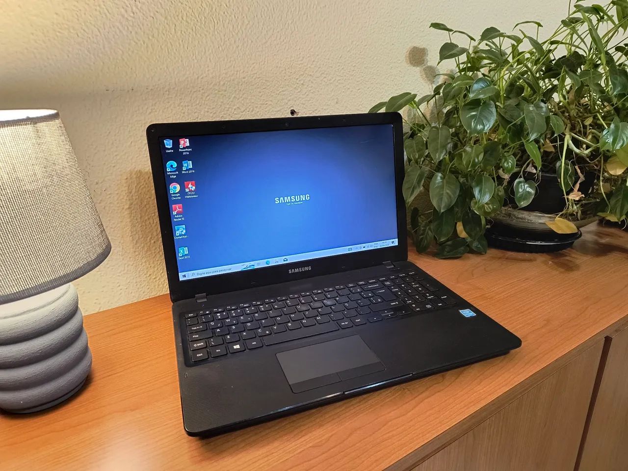 Notebook com telão rápido para estudos