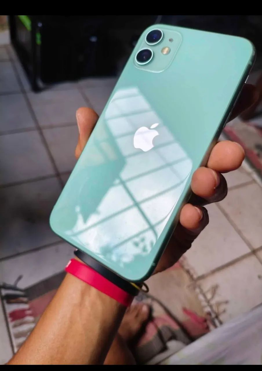 Iphone 11-64gb na caixa - Foto 2