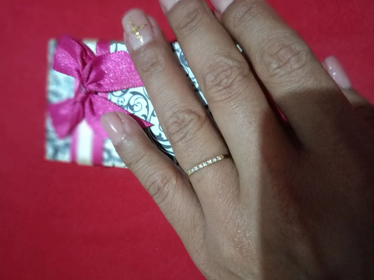 Lindo anel de compromisso em ouro 18 k