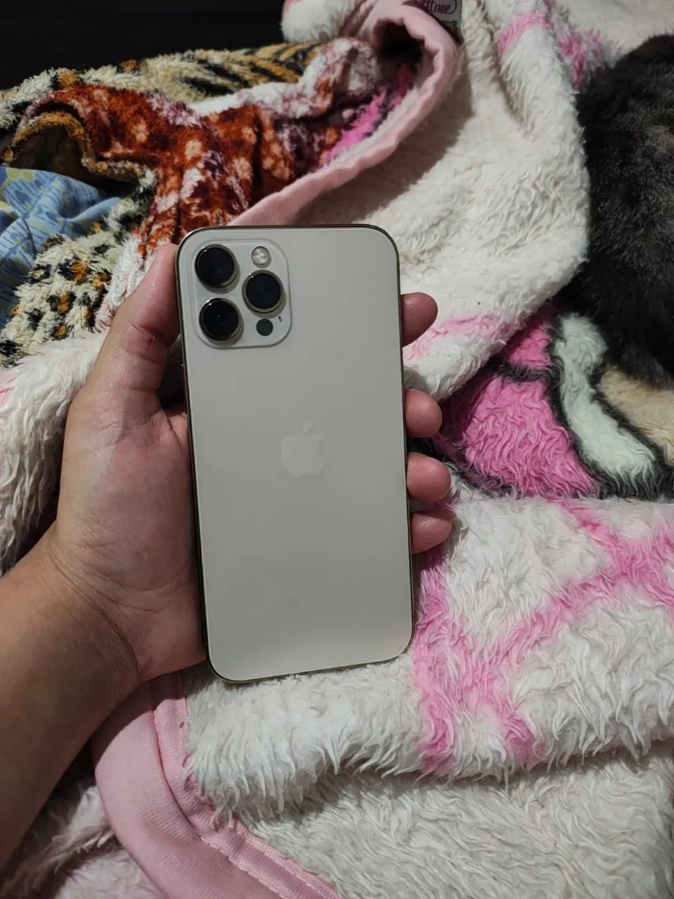 Vendo célula iPhone 12 Pro Max - Foto 4