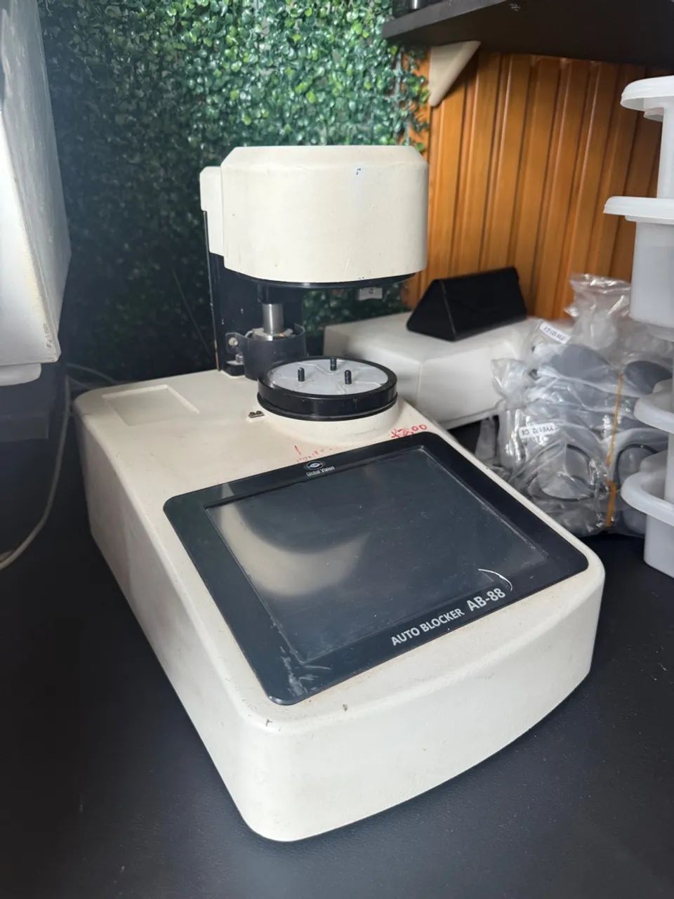 Equipamento laboratório óptico montagem lente  - Foto 4