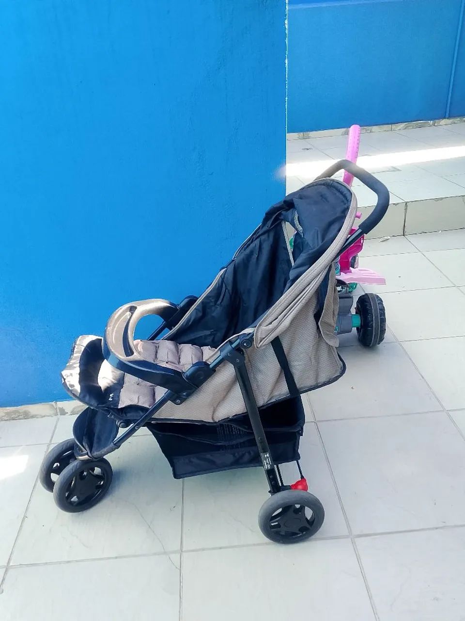 Carrinho de bebê Cosco usado - Foto 2