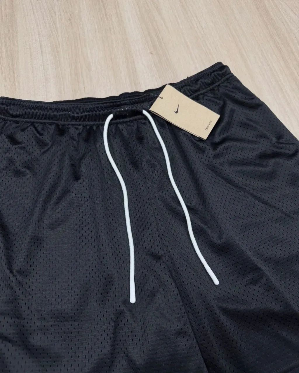 Short Nike Dri-Fit Mini Swoosh Original (Preto) - Foto 3