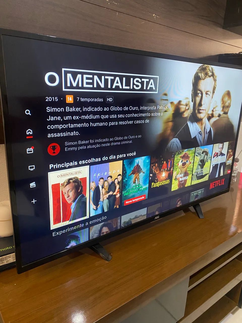 SMART TV AOC 43 polegadas muito nova acompanha controle remoto e pezinho funcionando