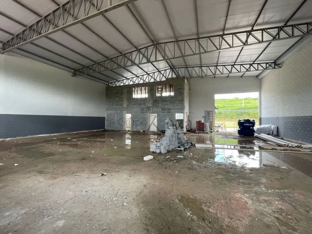 Oportunidade - Galpão Comercial - Condomínio Multiplus Eldorado II- 500m².