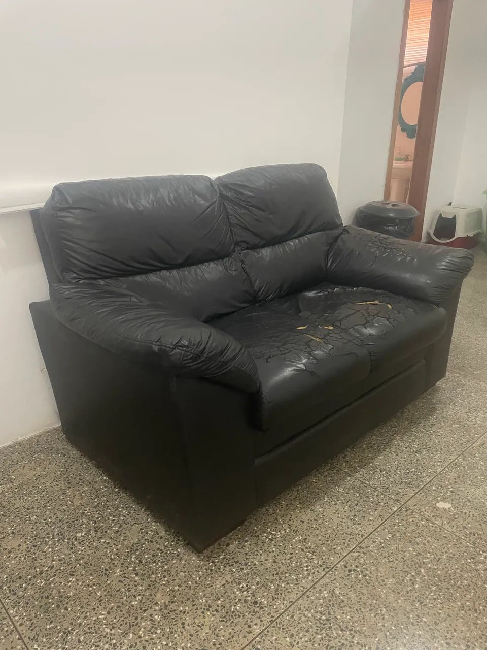 Sofa de 2 lugares em courino - Foto 2