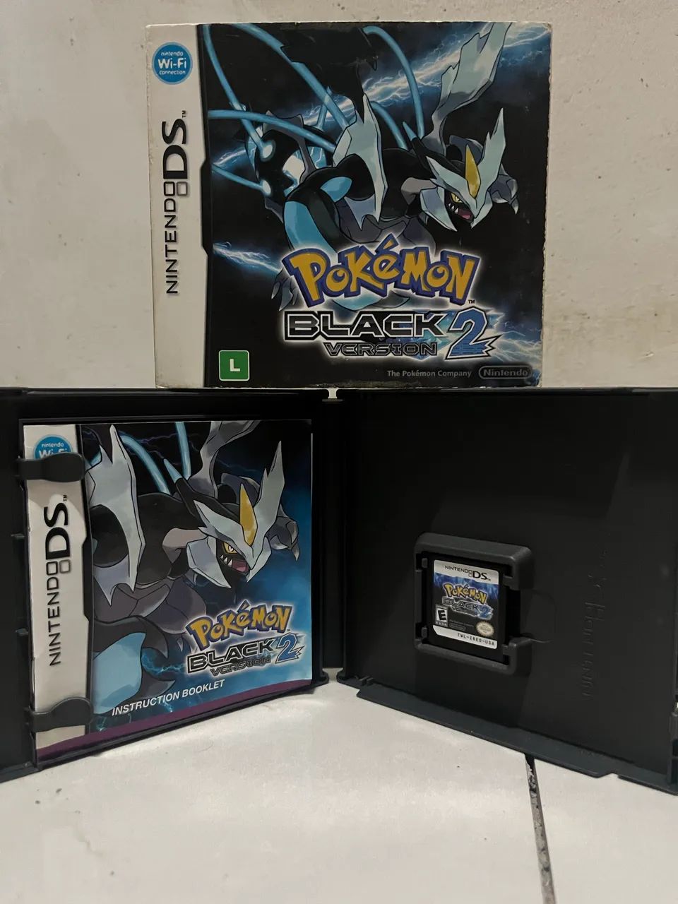 Pokémon black 2 com luva 