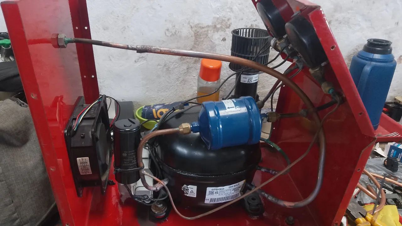 Carga de gás em refrigeração. - Foto 3