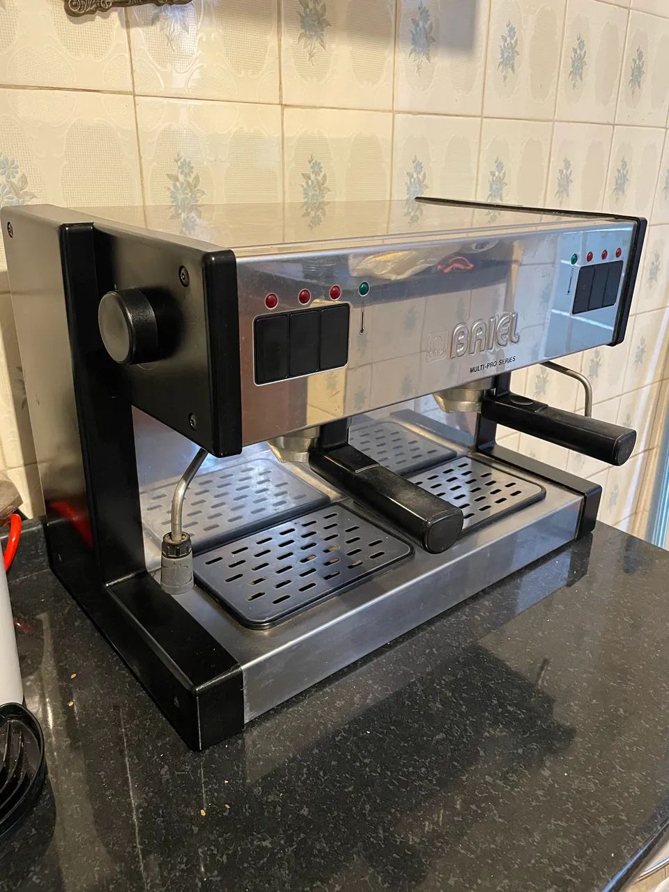 Cafeteira Profissional Briel 2 Grupos 220V - R$ 1.700 - Foto 2
