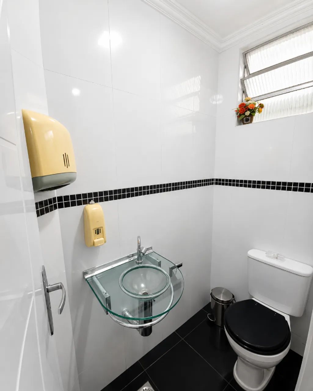 PONTO COMERCIAL NO CENTRO - ESCRITÓRIO DUPLEX REFORMADO E MOBILIADO - Foto 3