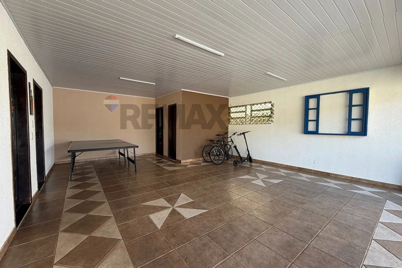 "Terreno Amplo com 2 Casas e Piscina" - Foto 5