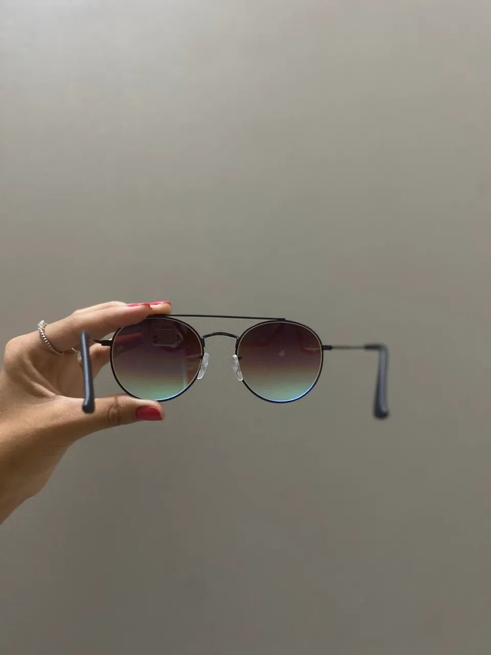 Óculos Ray-Ban Round Double Bridge Preto com Lentes Verdes/Azuis - Foto 4