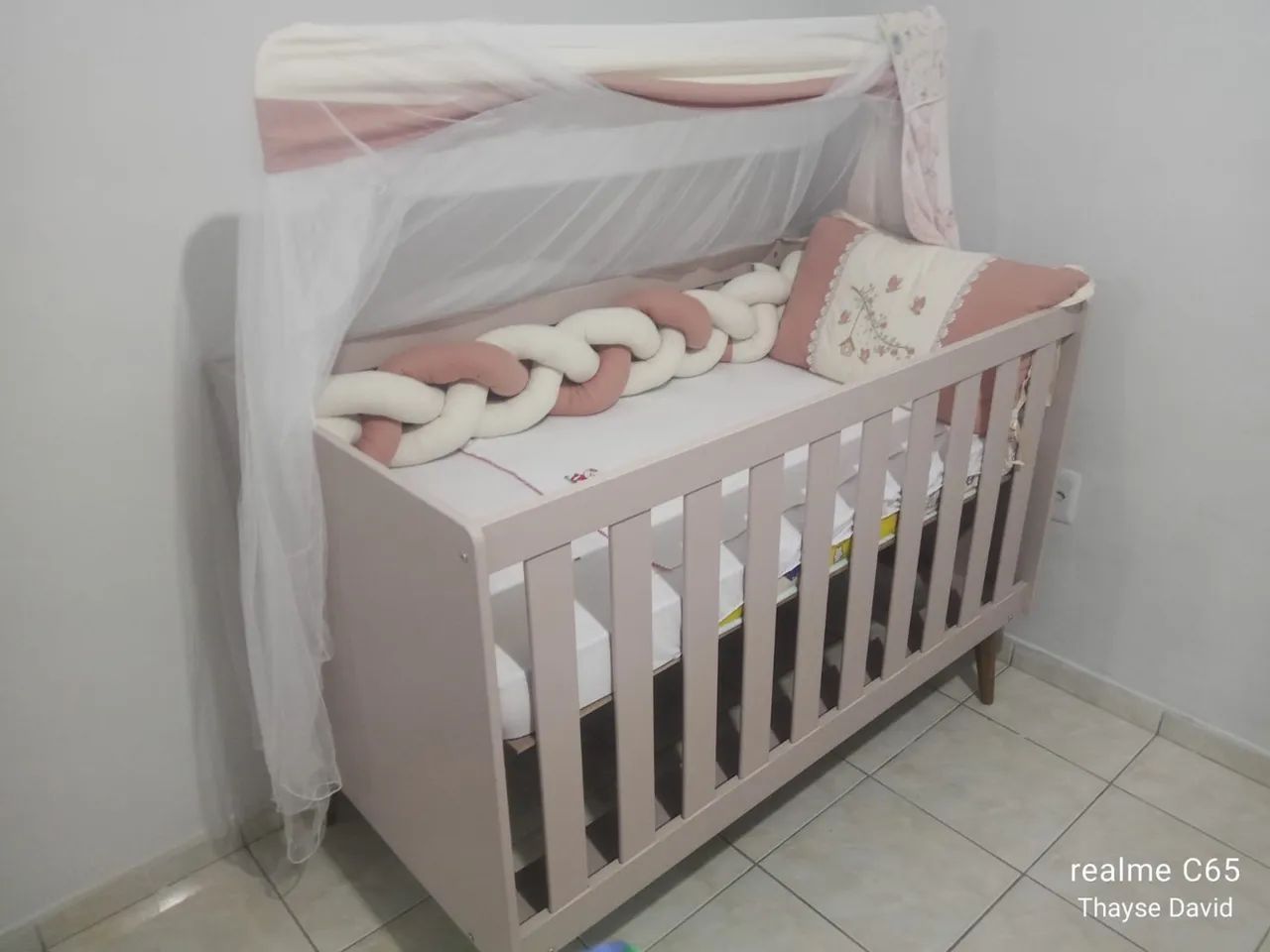 Vendo berço de bebê menina