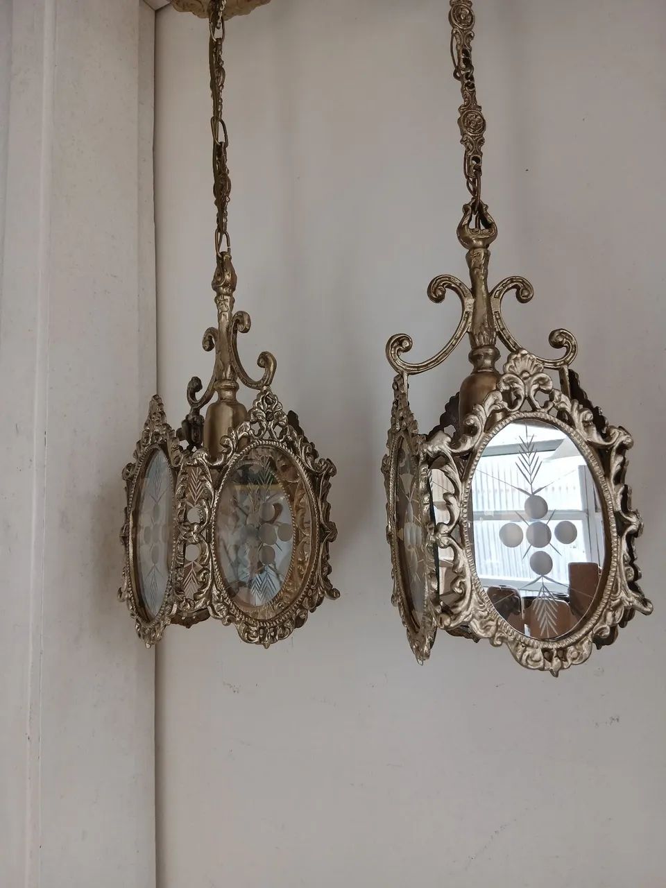 Par de lustres em bronze - Foto 4