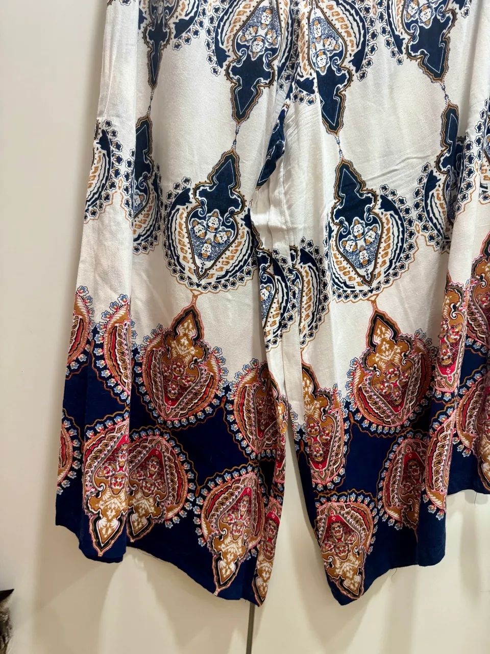 Calça Pantalona estampa estilo Farm - Foto 3