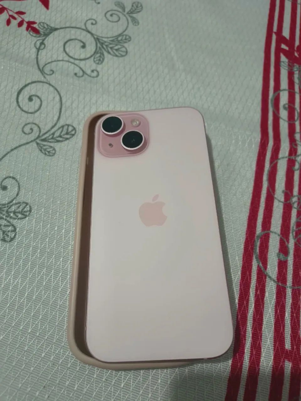 Celular 15 usado mais sem marcas de uso  - Foto 4
