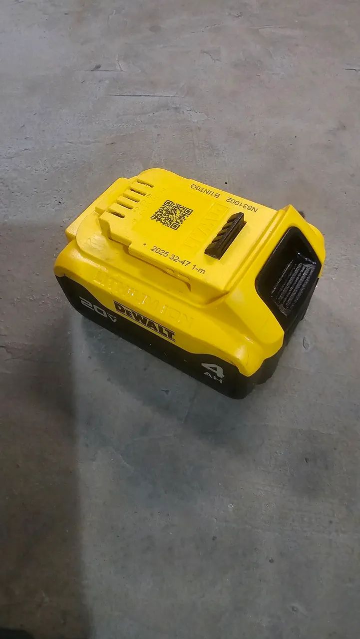 Bateria dewalt 21v 4AH  - Foto 3