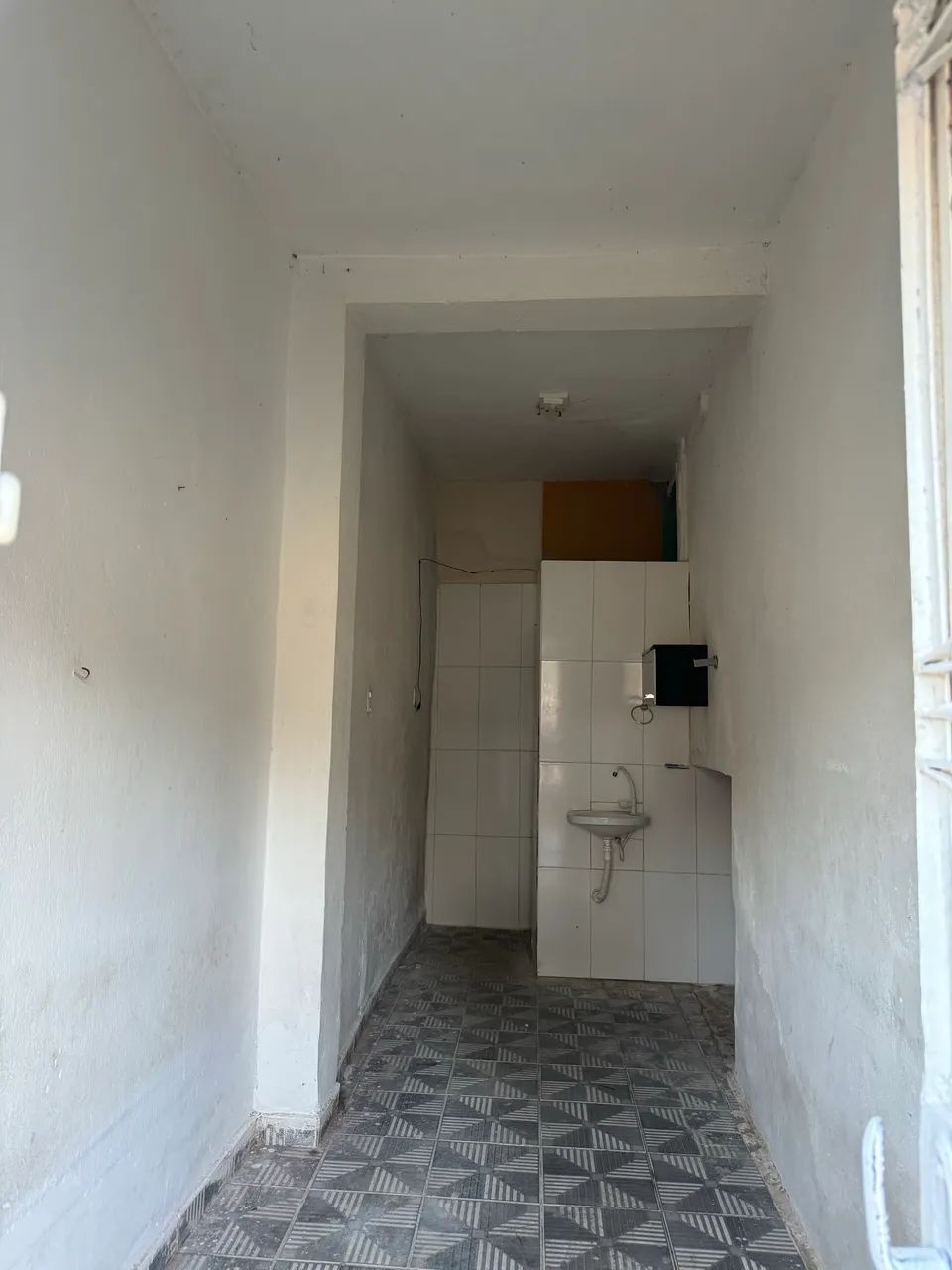 Alugo kitnet VÃO COM BANHEIRO  - Foto 3