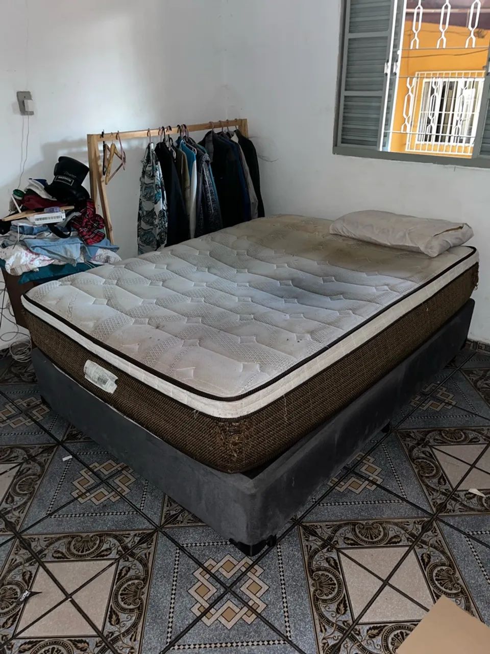 VENDE-SE CAMA DE CASAL + COLCHÃO - Foto 3